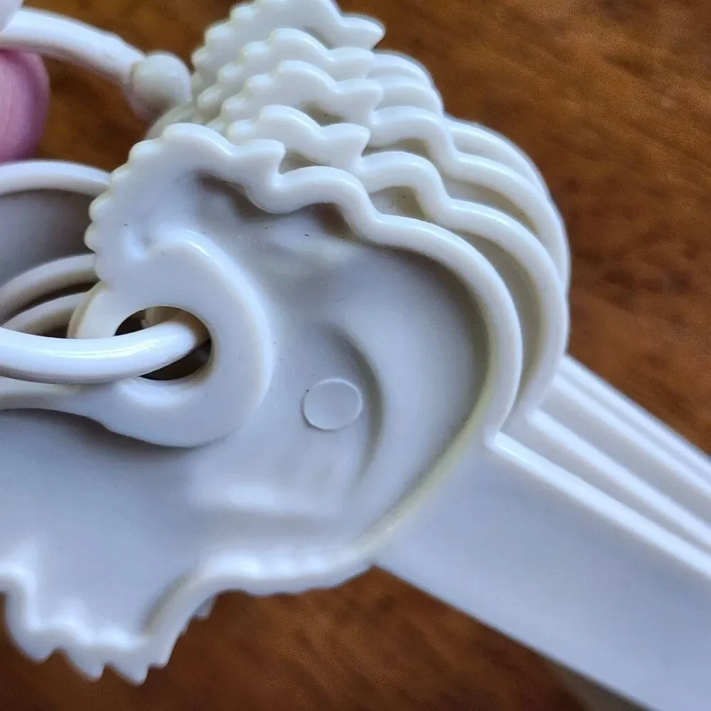 Vintage Rooster Chicken Measuring Spoons Set 5 pc Cream Plastic 1/4 tsp to 1